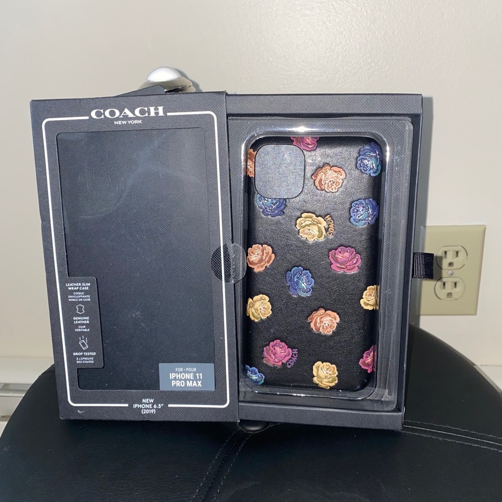 🚫SOLD🚫 COACH IPHONE 11 PRO MAX CASE
